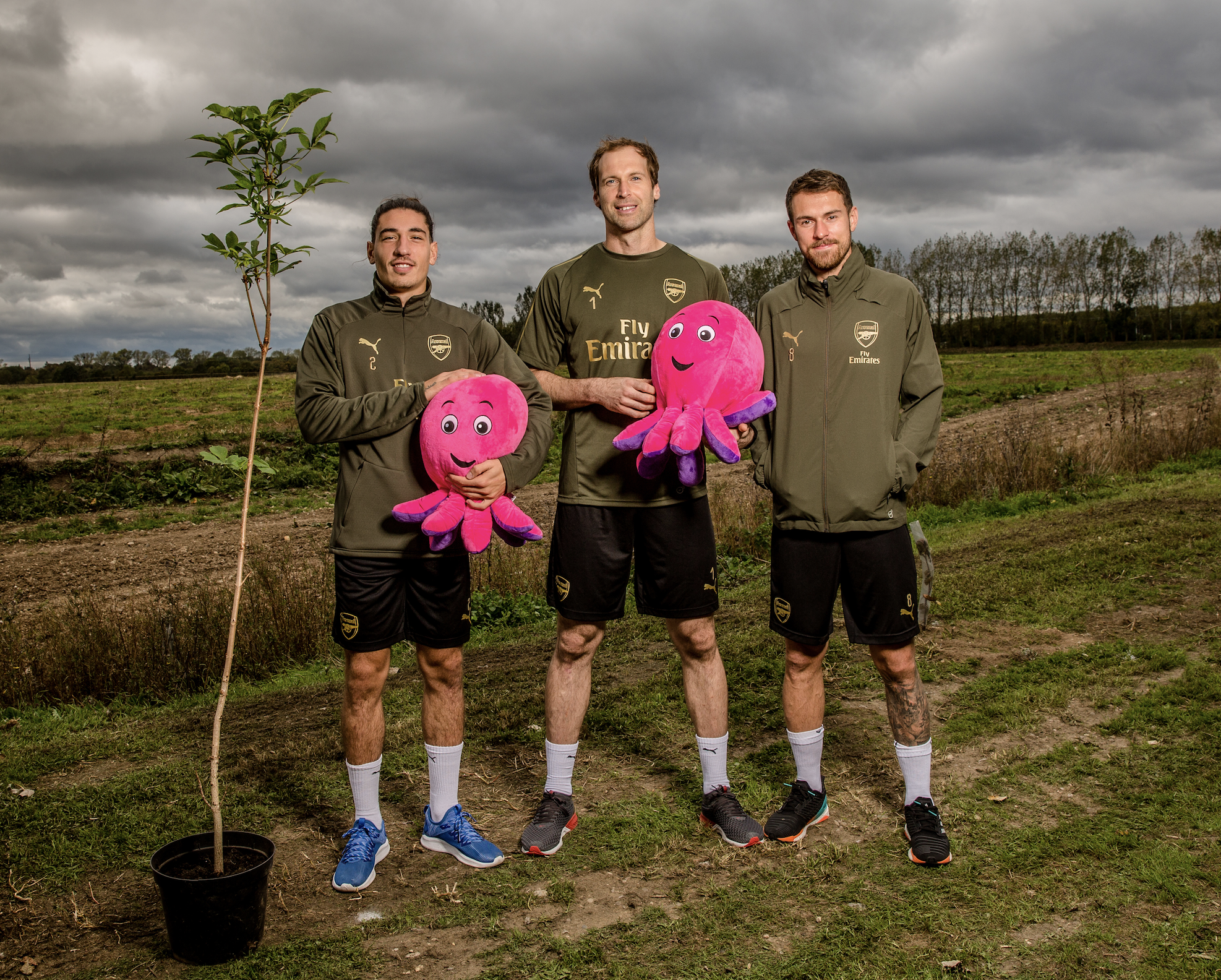 Bellerin, Cech & Ramsey helping us plant trees at Colney Wood