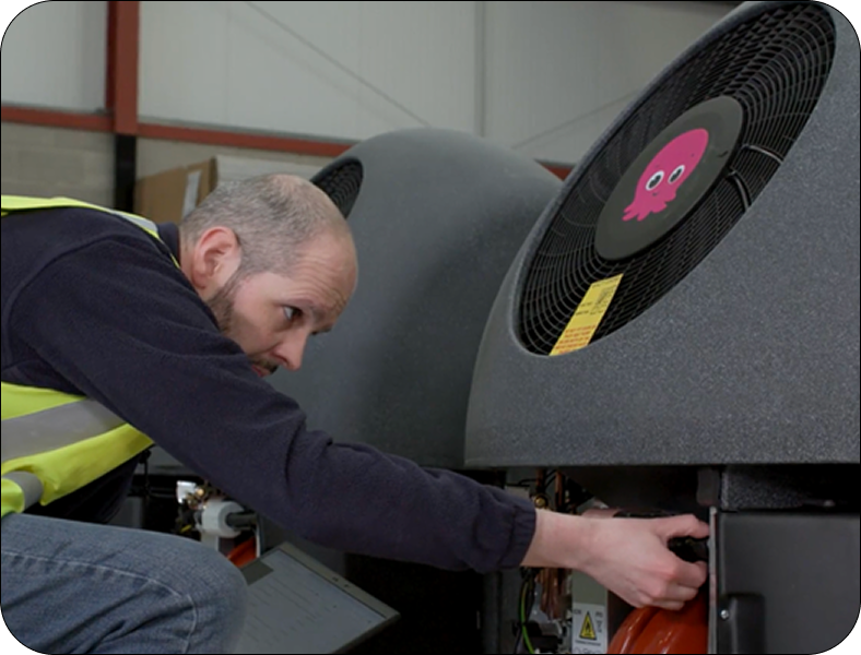 Octopus Engineer building Cosy heat pump